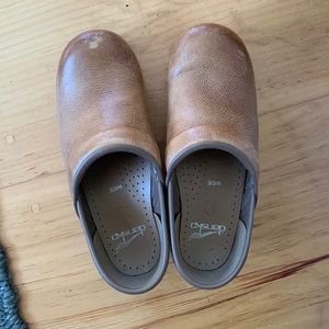 Dansko professional, wide size 36, light brown honey distressed clog